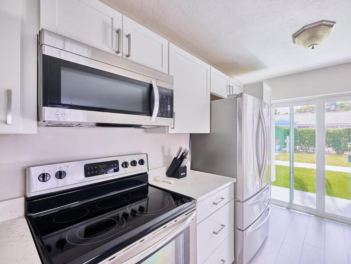 Grand 2 Bedroom On The Intracoastal 里维埃拉海滩 外观 照片