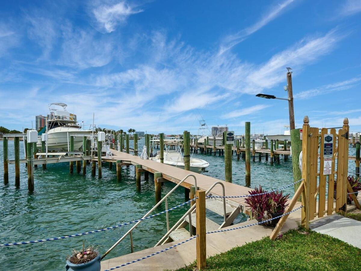 Grand 2 Bedroom On The Intracoastal 里维埃拉海滩 外观 照片