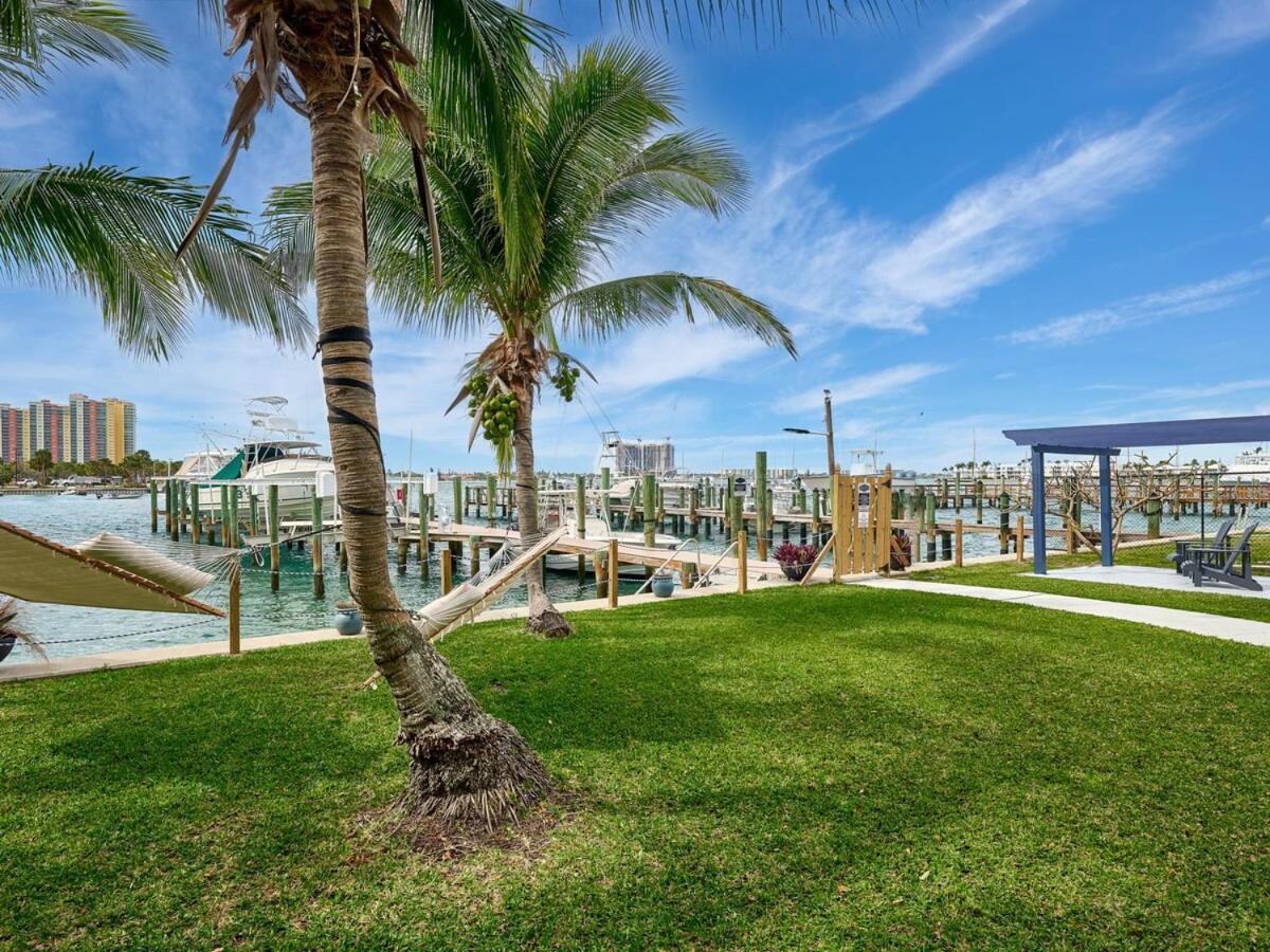 Grand 2 Bedroom On The Intracoastal 里维埃拉海滩 外观 照片