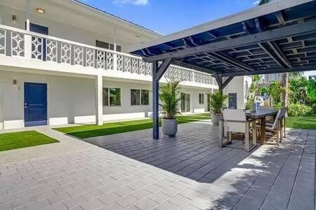 Grand 2 Bedroom On The Intracoastal 里维埃拉海滩 外观 照片